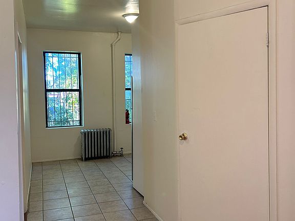 4th image of 33 Storms Ave APT 1C