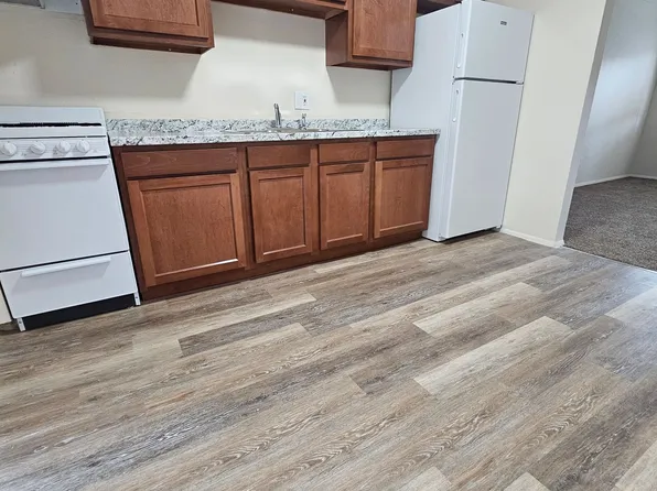 Woodley Court Apartments, 3906 W Sylvania Ave #4, Toledo, OH 43623