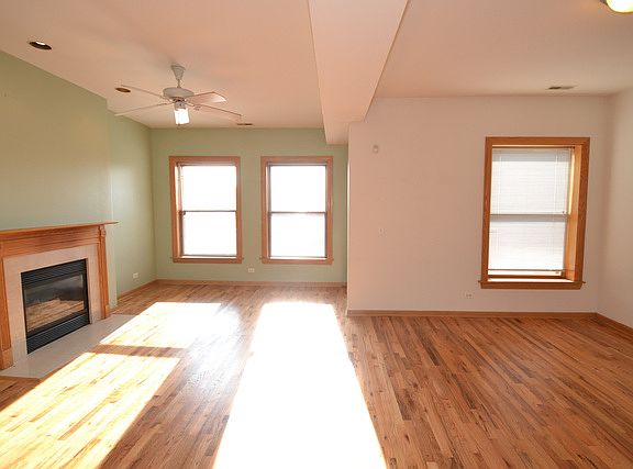 3rd image of 974 W Cuyler Ave APT 1
