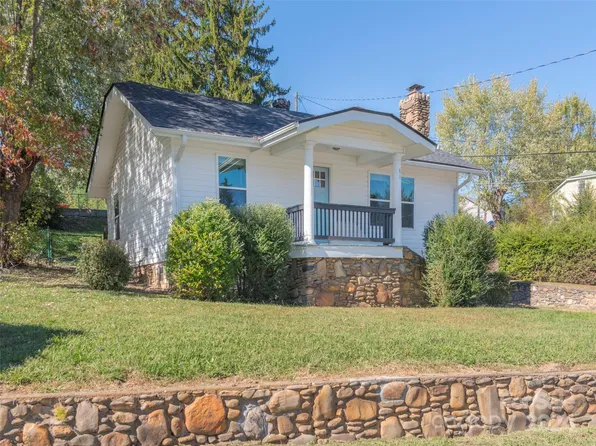 673 N Main St, Canton, NC 28716