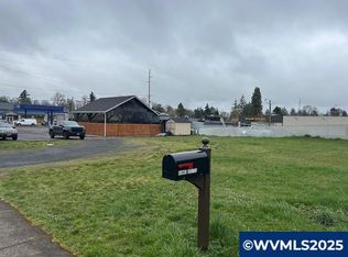 375 S 11th St, Independence, OR 97351