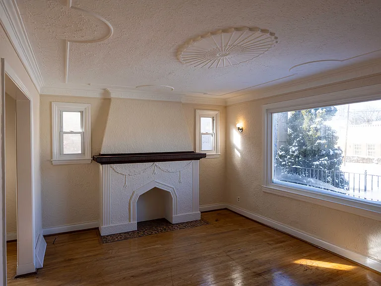 2111 Monroe St #1 — Photo 2
