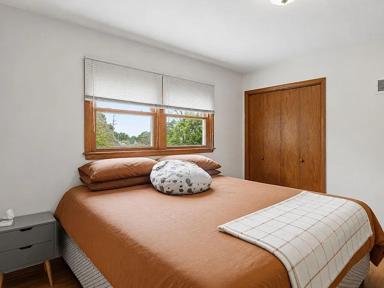 3308 Roosevelt Ct NE — Photo 5