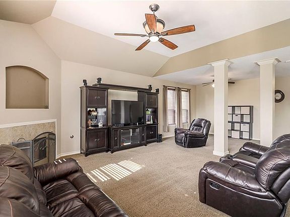 4th image of 20725 Silverbell Ln