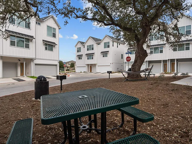 Villae ATX Luxury Rental Townhomes — Photo 26