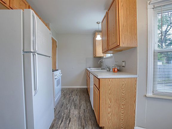 5th image of 28119 Oneil St