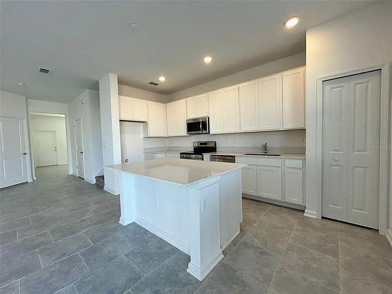 3295 Laurent Loop — Photo 11