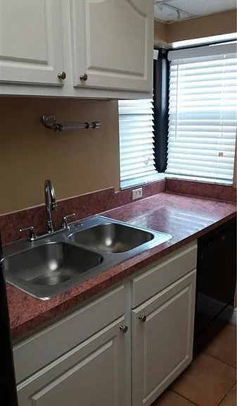 2947 Riverside Dr #129 — Photo 3