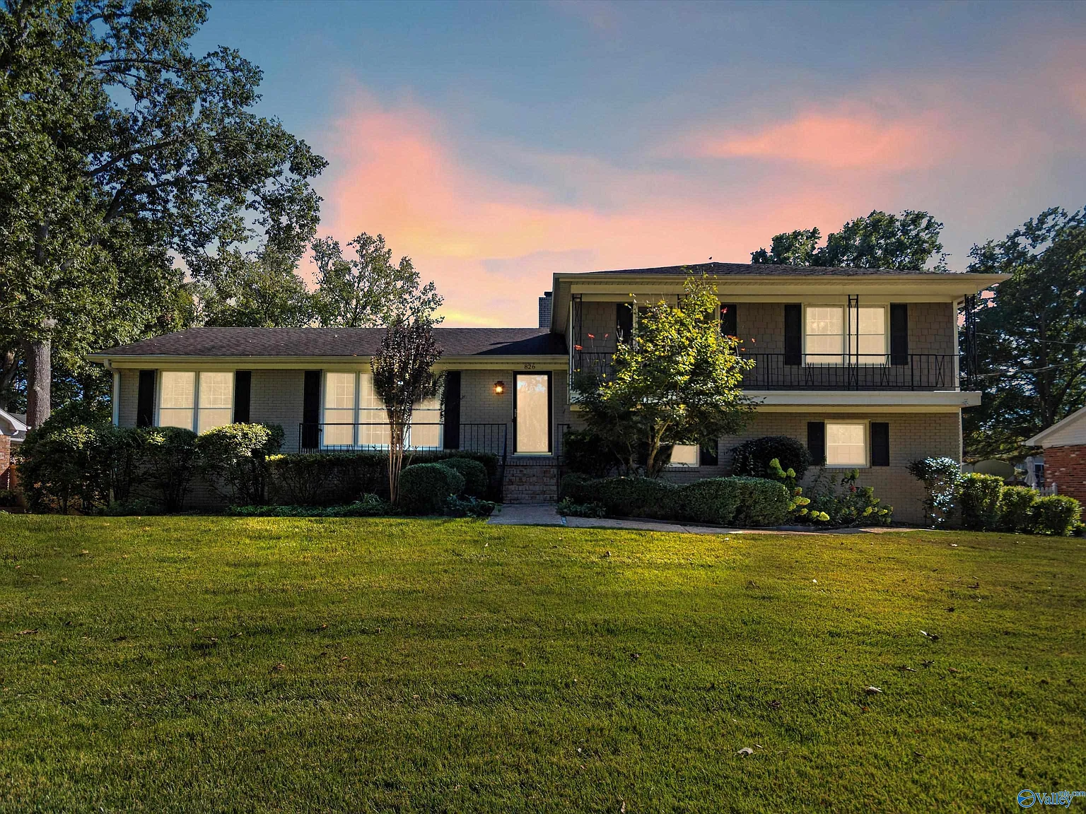 5 bed, 3.5 bath, 3433 sqft, $3,700 — Photo 3