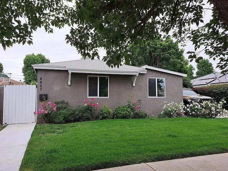 1 bed, 1.0 bath, 500 sqft, $1,697 — Photo 2
