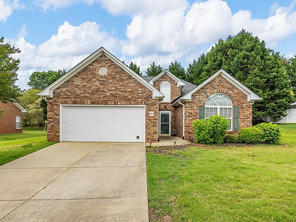 3rd image of 294 Glen Crest Dr