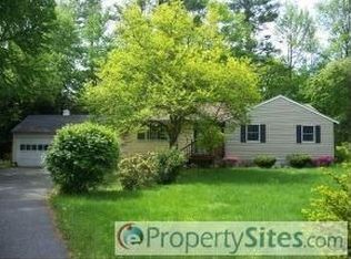 18 Meadow Ln, Atkinson, NH 03811