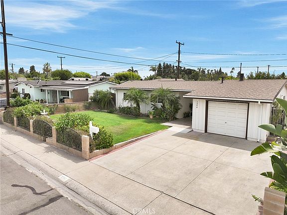 2nd image of 1284 E Florida Pl