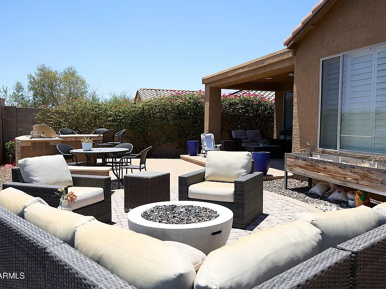 2447 W Memorial Dr — Photo 3