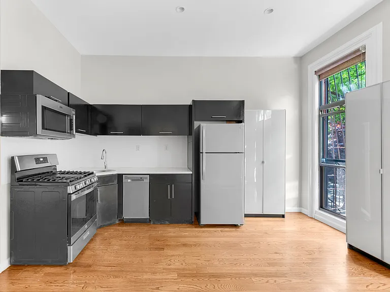 361 Gates Ave #1 — Photo 5