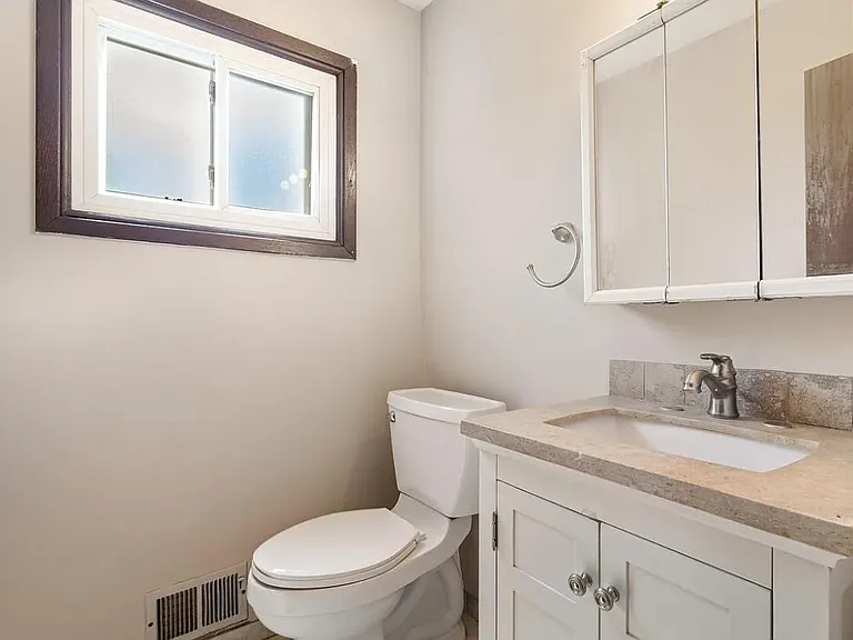 605 10th Ave S #605 — Photo 6