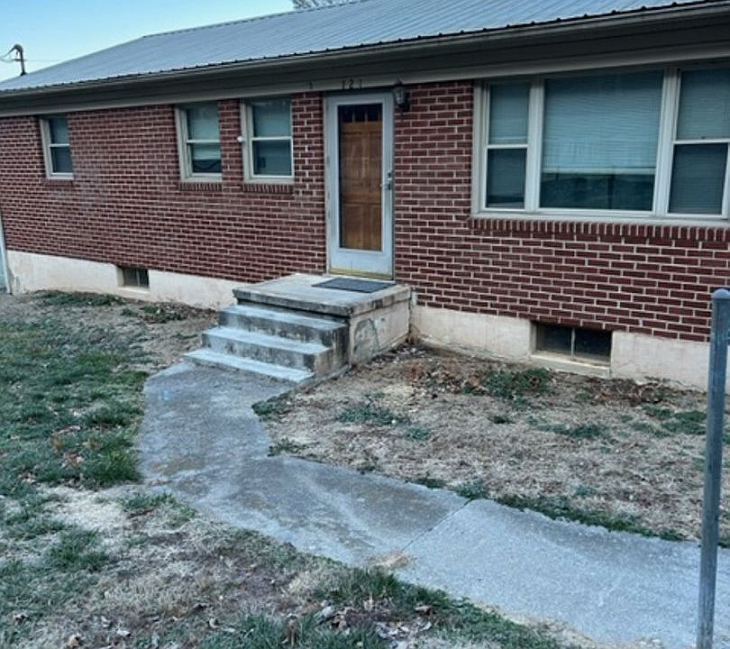 1st image of 121 River Rd