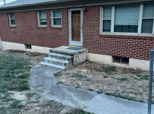 121 River Rd, Pembroke, VA 24136