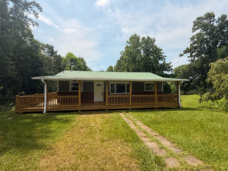 174 Knights I Rd — Photo 1