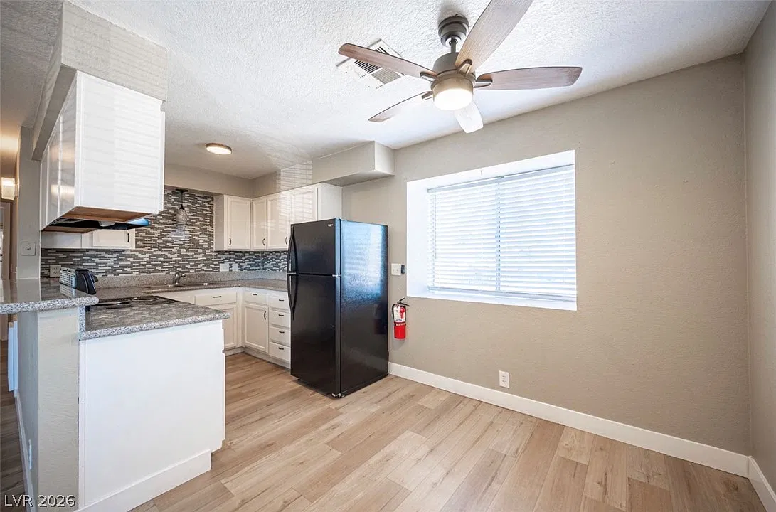 2 bed, 2.0 bath, 3870 sqft, $1,400 — Photo 1