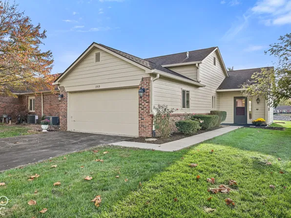 1919 Crystal Bay East Dr, Plainfield, IN 46168