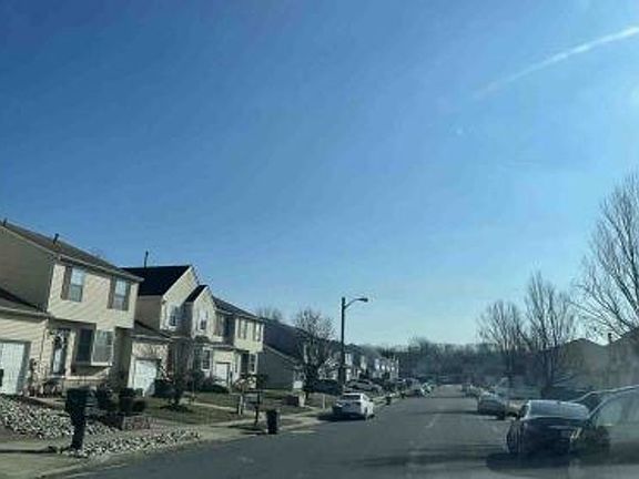 Exterior Neighborhood (street photo)