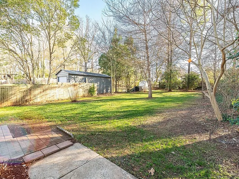 1730 Dallas Ave — Photo 8