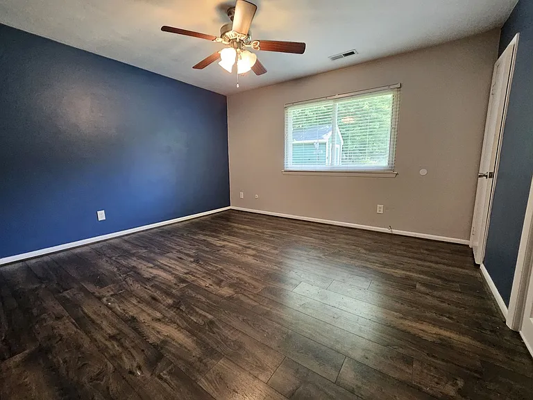 3413 Newport Dr — Photo 16