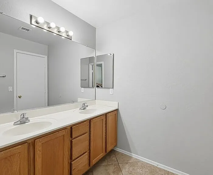 1508 E Heather Dr — Photo 32