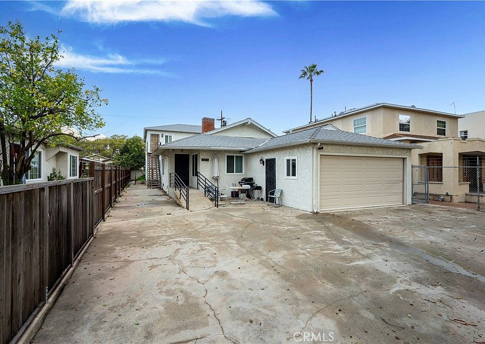 1st image of 833 W 41st Dr