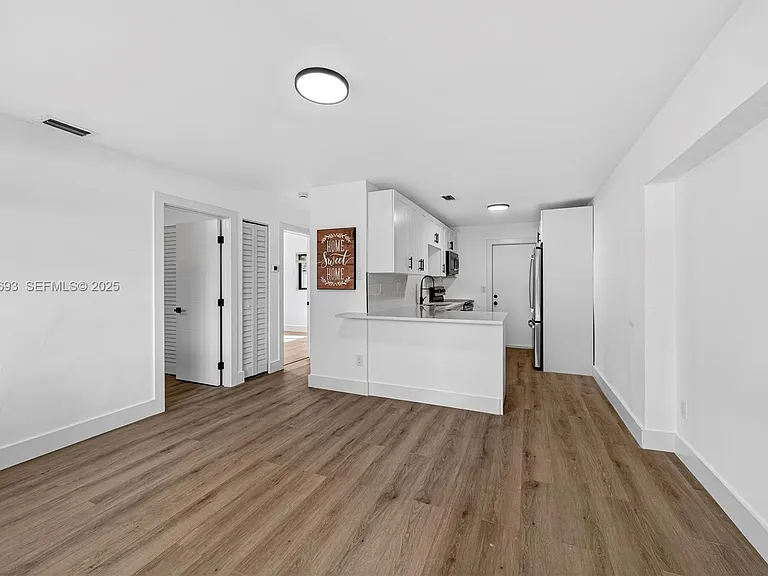 2633 NE 13th Ave #1 — Photo 6