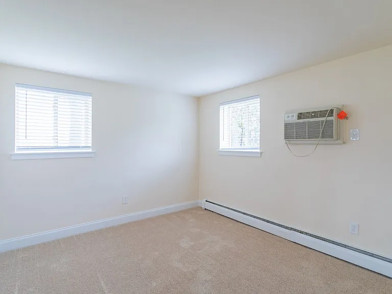 Pear Tree Court Apartments — Photo 12