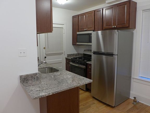 5th image of 3413-21 N Marshfield Ave #34132E