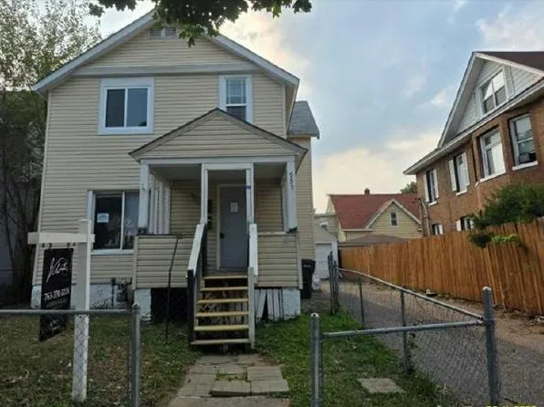 955 Burr St, Saint Paul, MN 55130