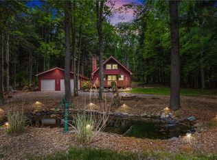 522 Peninsula Dr, Central City, PA 15926