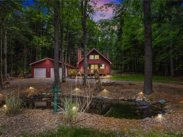 522 Peninsula Dr, Central City, PA 15926