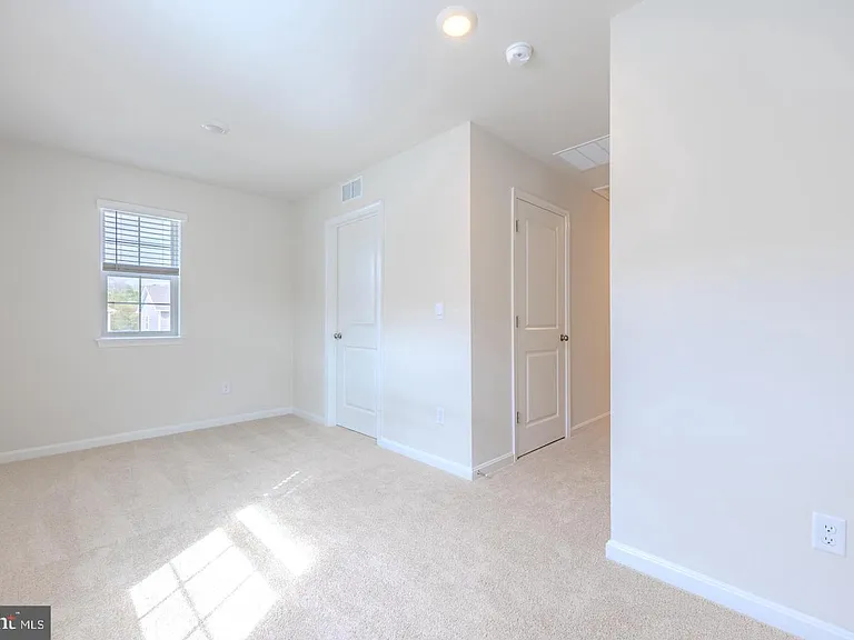 110 Charing Cross Dr — Photo 12