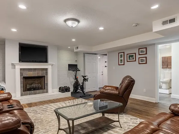 2418 Crescent Club Dr, Hixson, TN 37343
