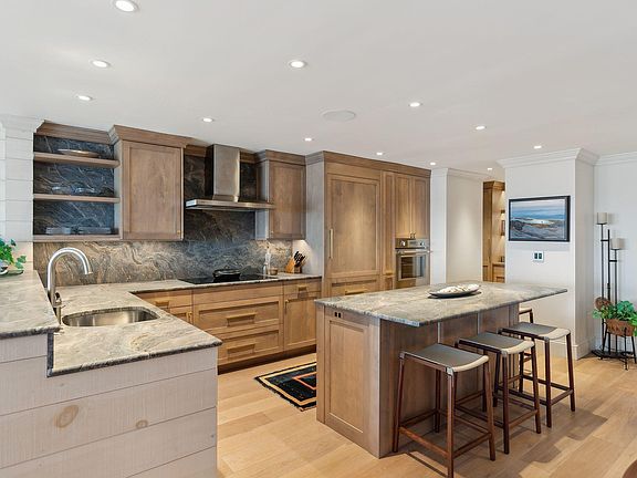 5th image of 38 Atlantic Drive #38