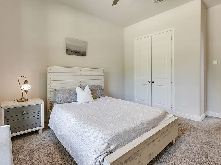 5605 Acoma Ln — Photo 9