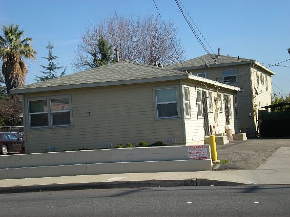 2nd image of 1400 S Reservoir St #1406