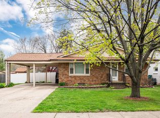 3217 N Twelve Oaks Dr, Peoria, IL