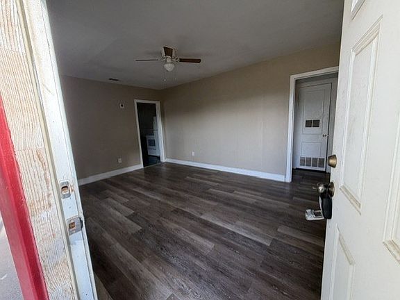 5th image of 705 E 22nd St