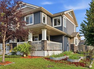 17621 10th Ave SW, Edmonton, AB T6W 1Z9
