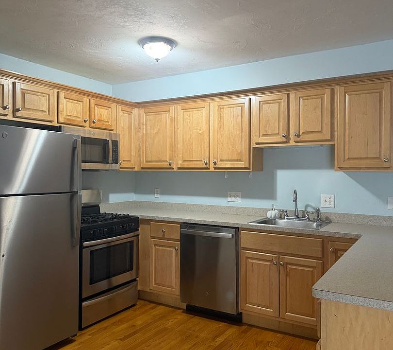 1st image of 19 Concord Ct APT 1C