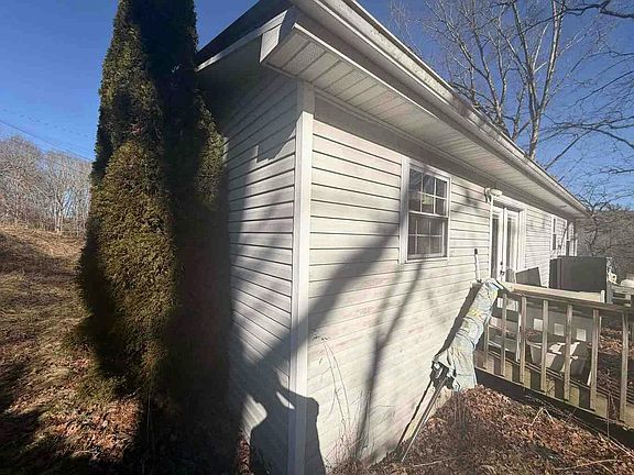 5th image of 208 2nd St