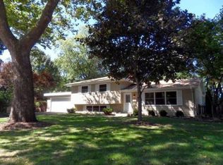 803 Tulip Ln, Naperville, IL 60540