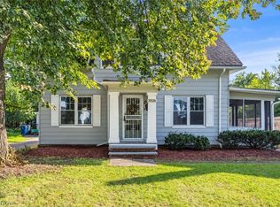 3326 E Scarborough Rd, Cleveland Heights, OH 44118
