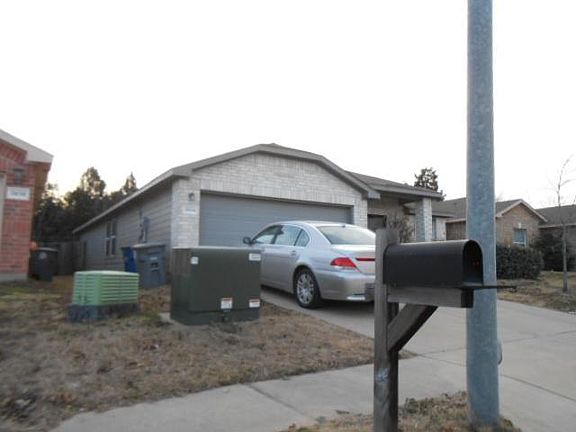 3rd image of 3034 Dusty Oak Dr