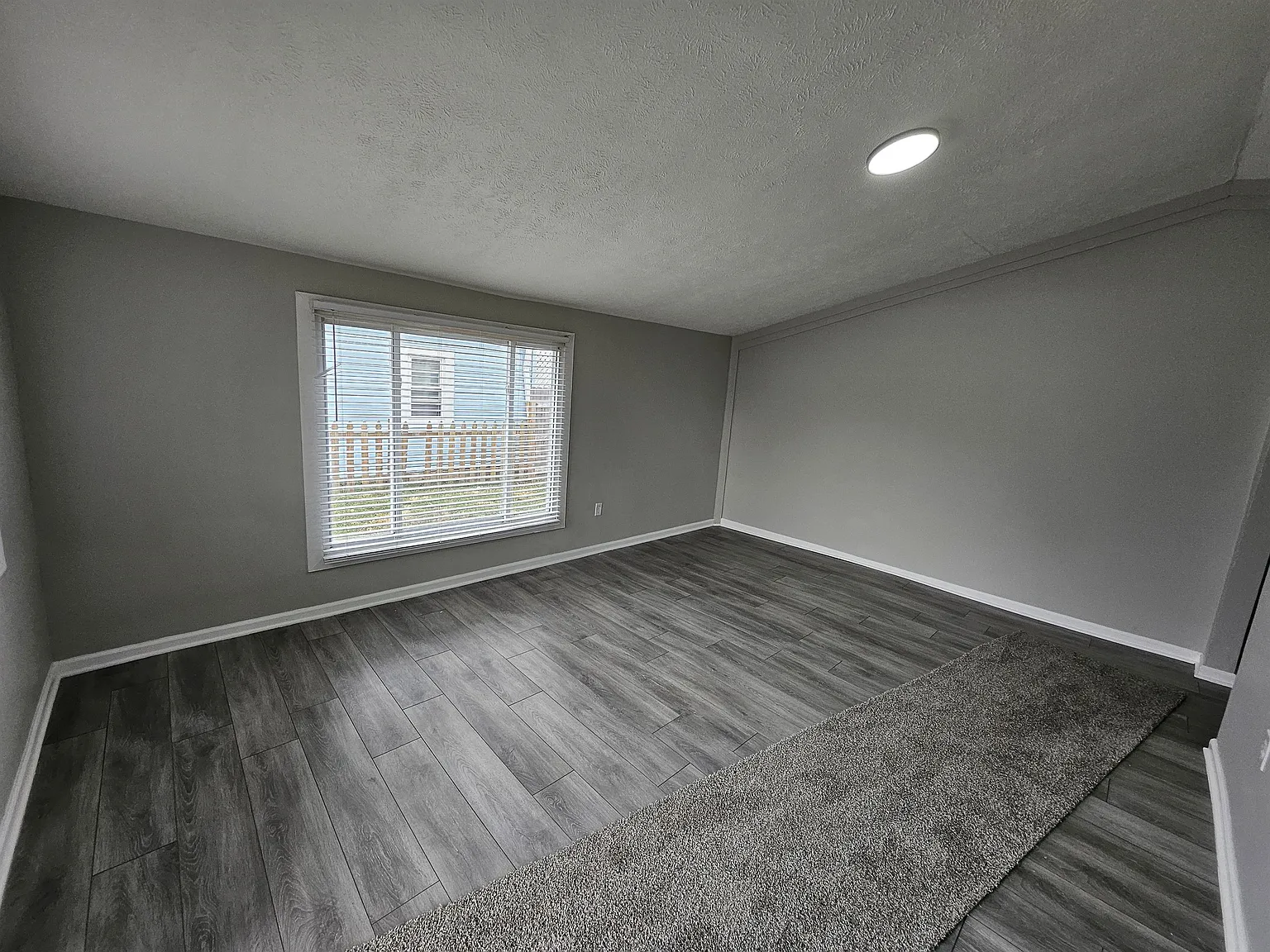 5221 Melrose Avenue - 1 — Photo 3